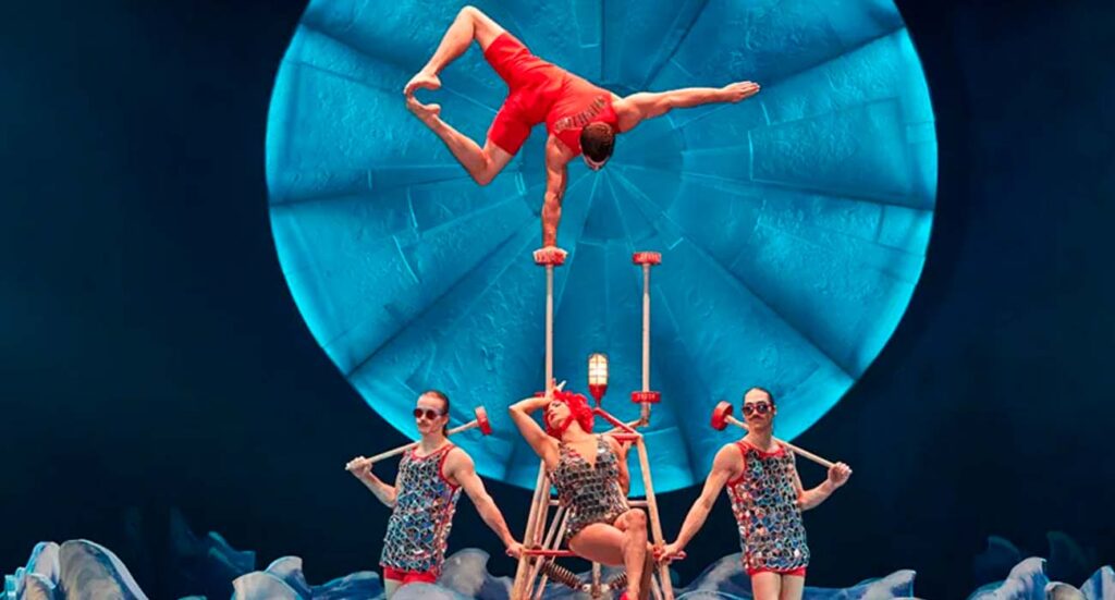 Acrobacia circense de Luzia, el espectáculo de El Circo del Sol | Sevilla con los peques.