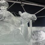 estatua de Rey mago en hielo en Helarte | Sevilla con los peques